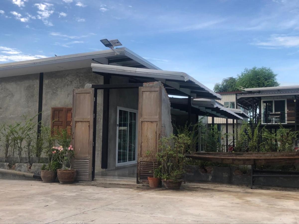 Solarcell Private Homestay - โซล่าเซลล์ไพรเวทโฮมสเตย์ Uthai Thani Eksteriør billede